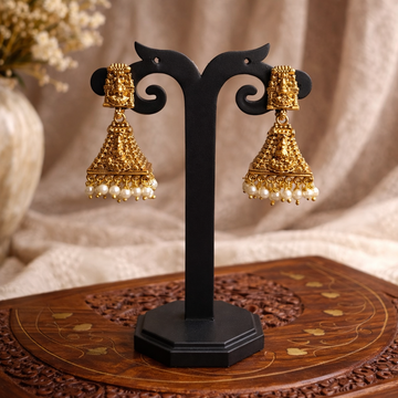 Premium viral Temple with pearl Jhumkas